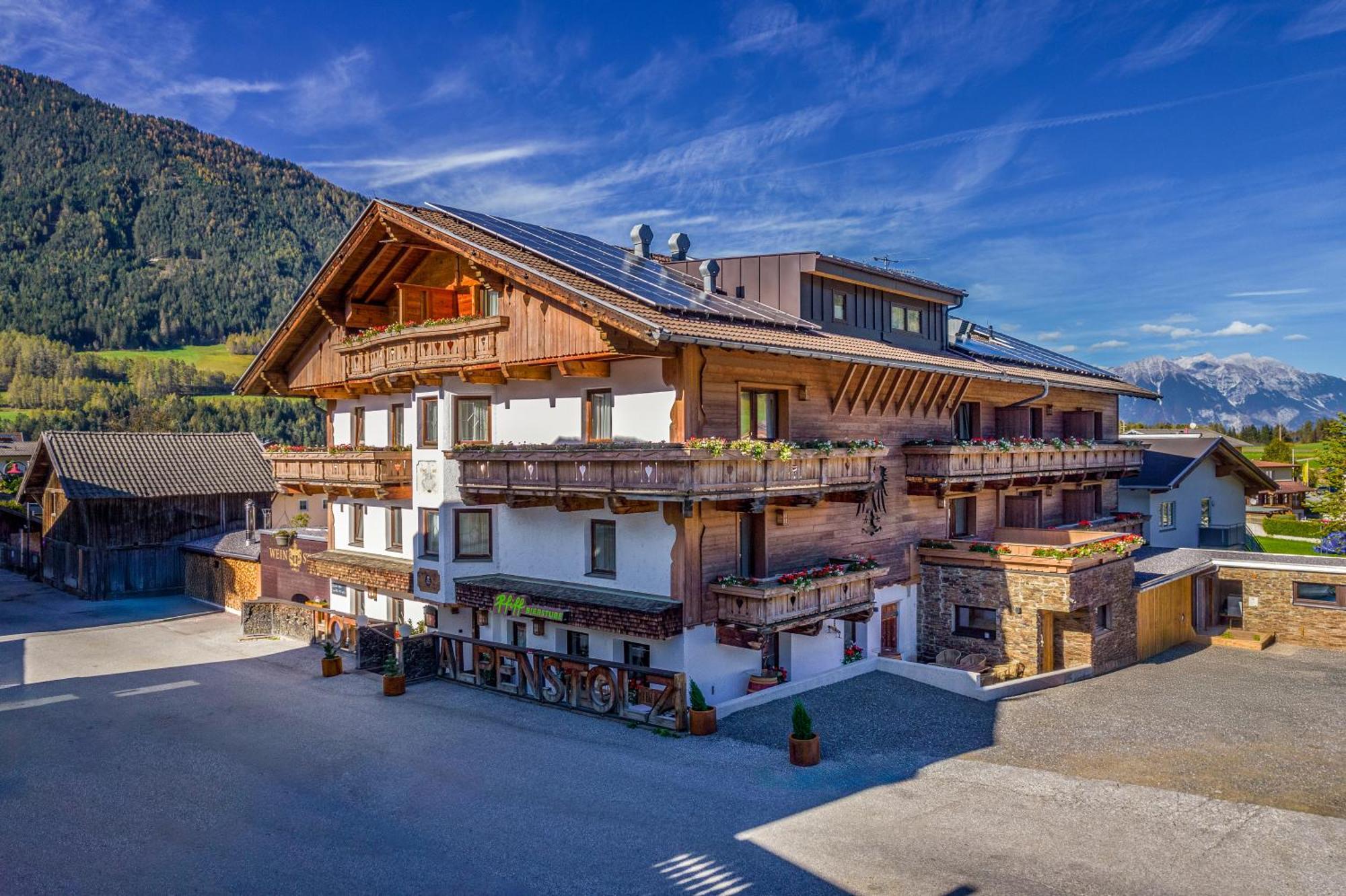 Hotel Alpenstolz Мидерс Экстерьер фото