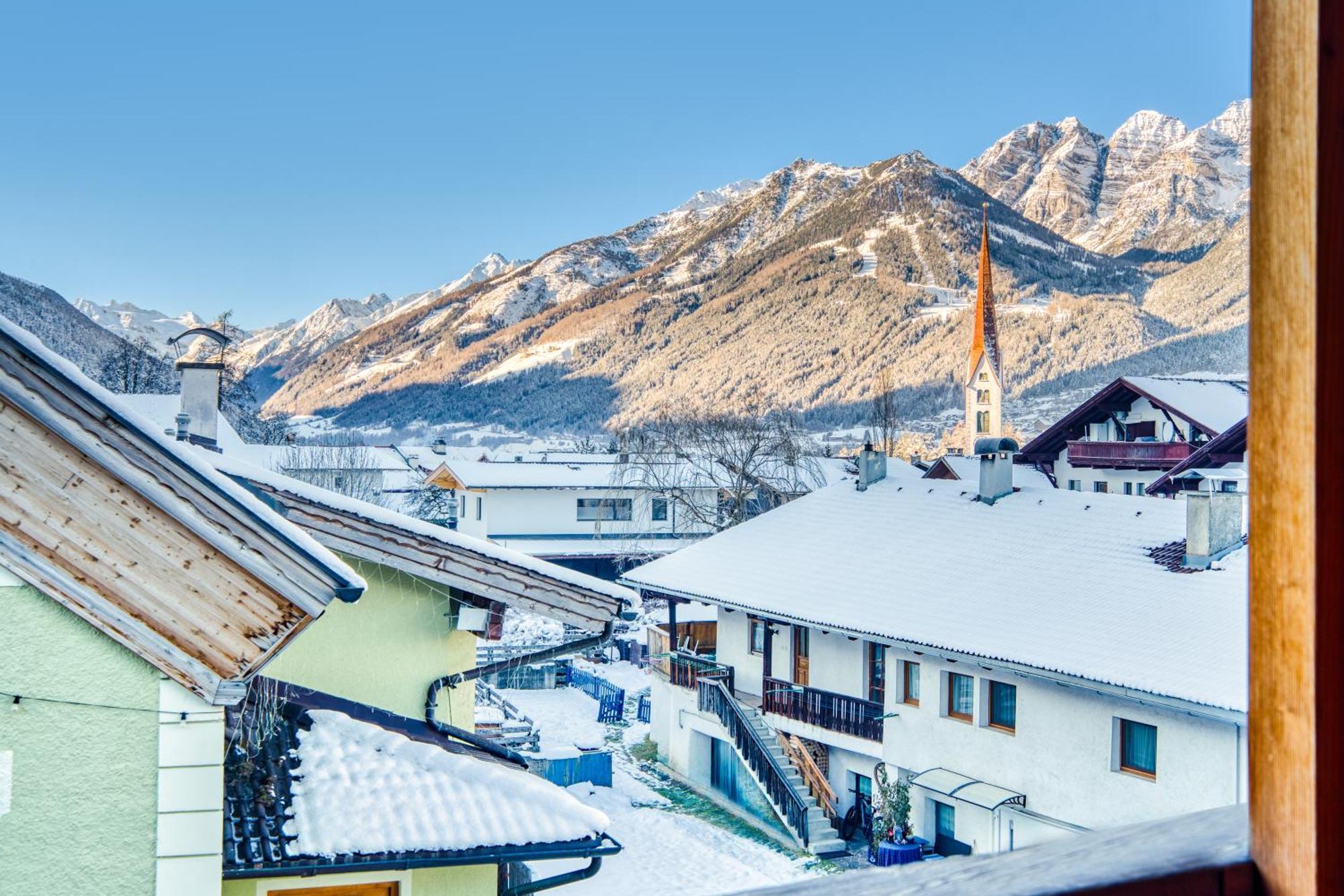 Hotel Alpenstolz Мидерс Экстерьер фото