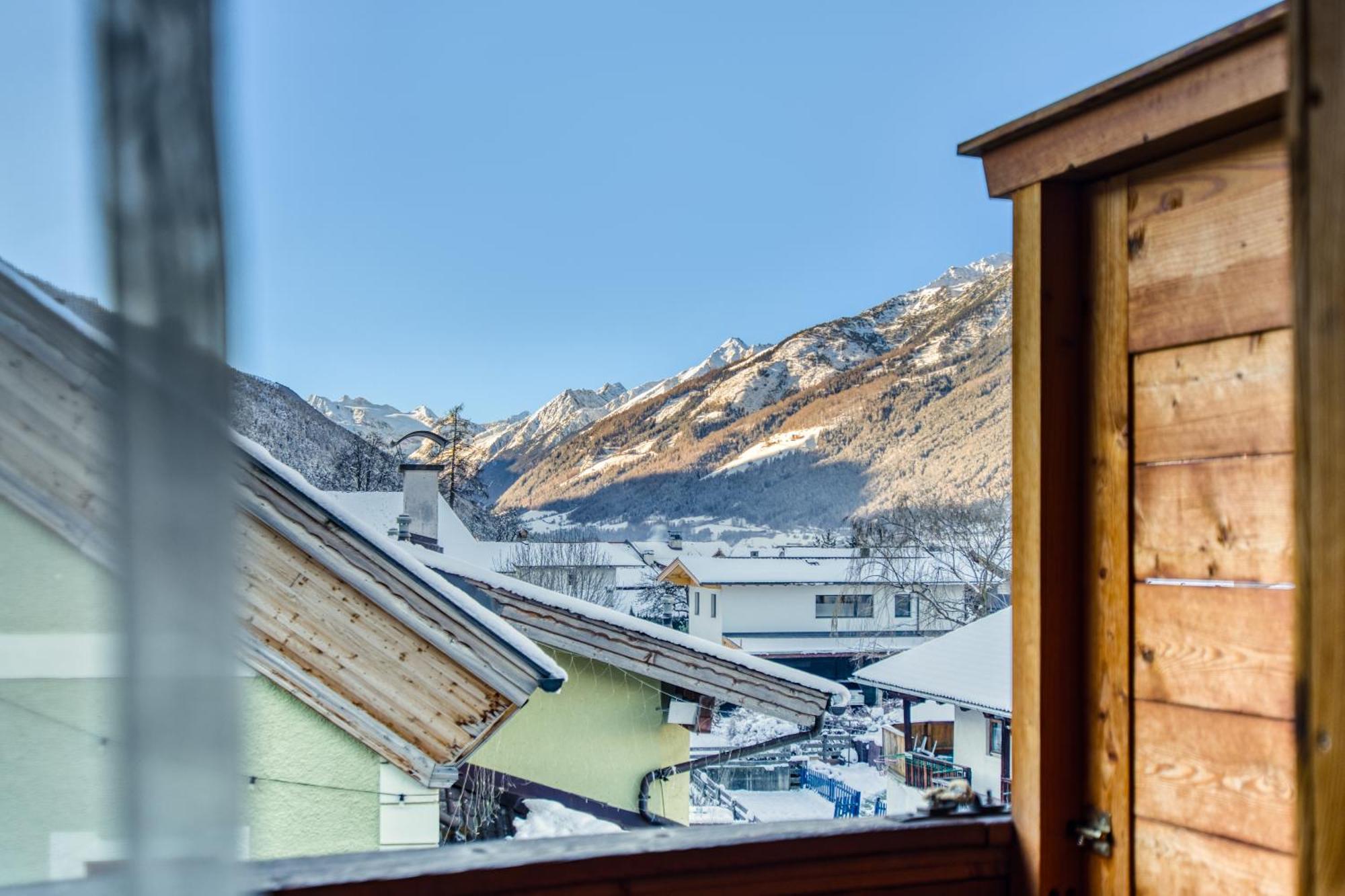 Hotel Alpenstolz Мидерс Экстерьер фото