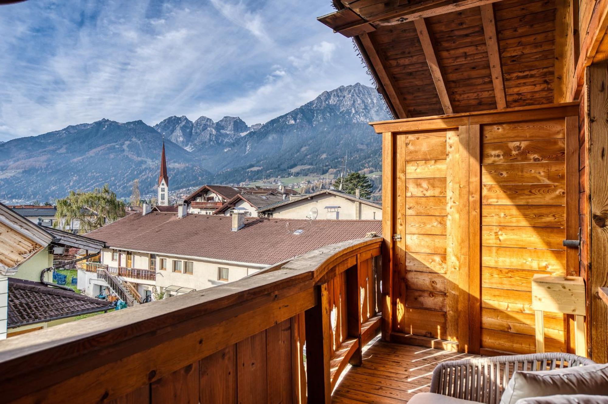 Hotel Alpenstolz Мидерс Экстерьер фото