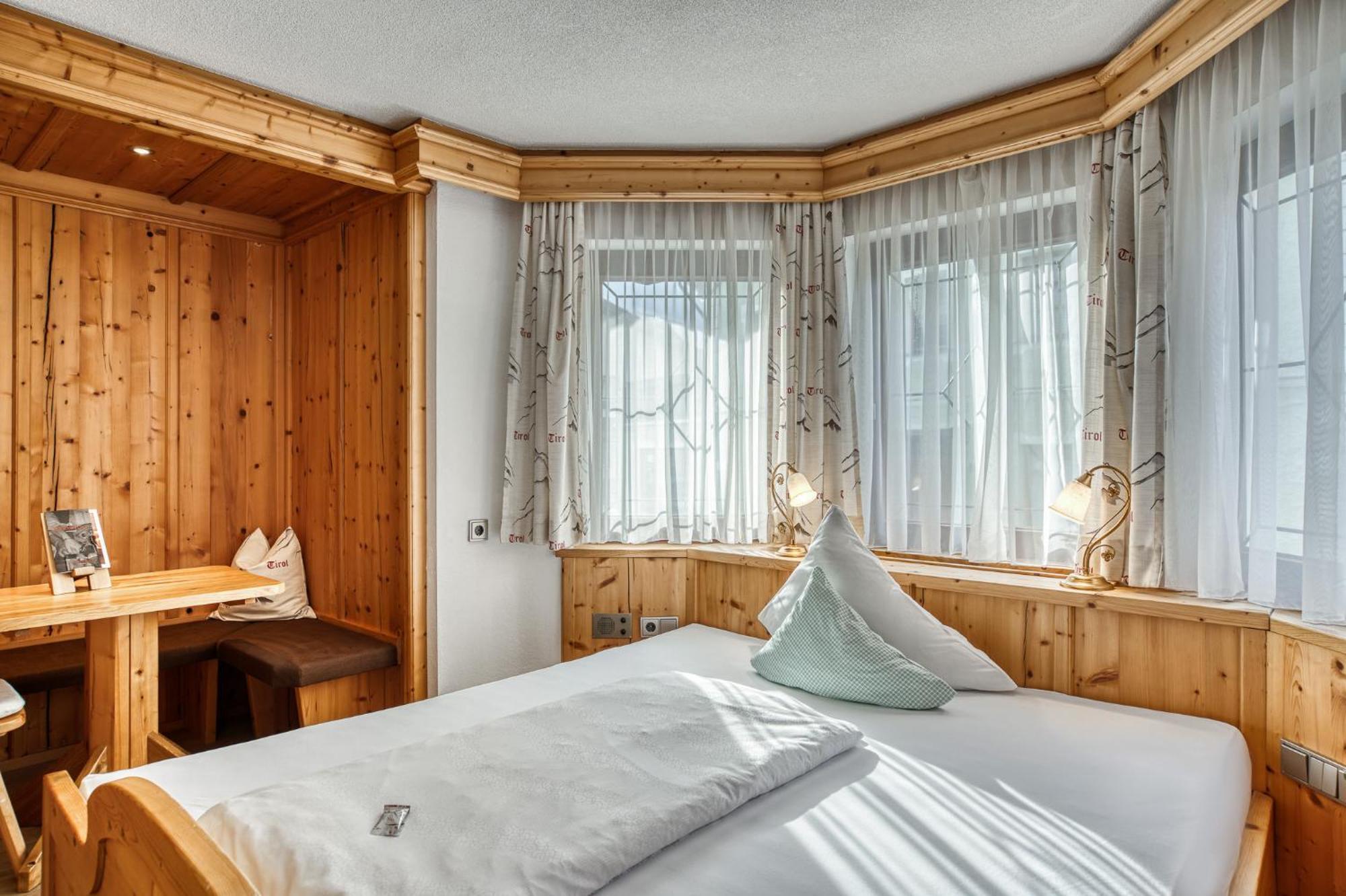 Hotel Alpenstolz Мидерс Номер фото