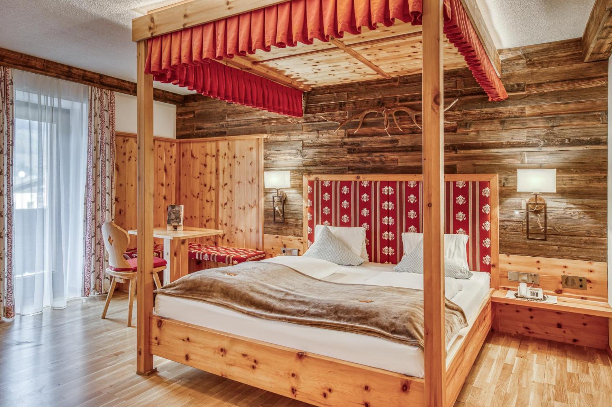 Hotel Alpenstolz Мидерс Номер фото