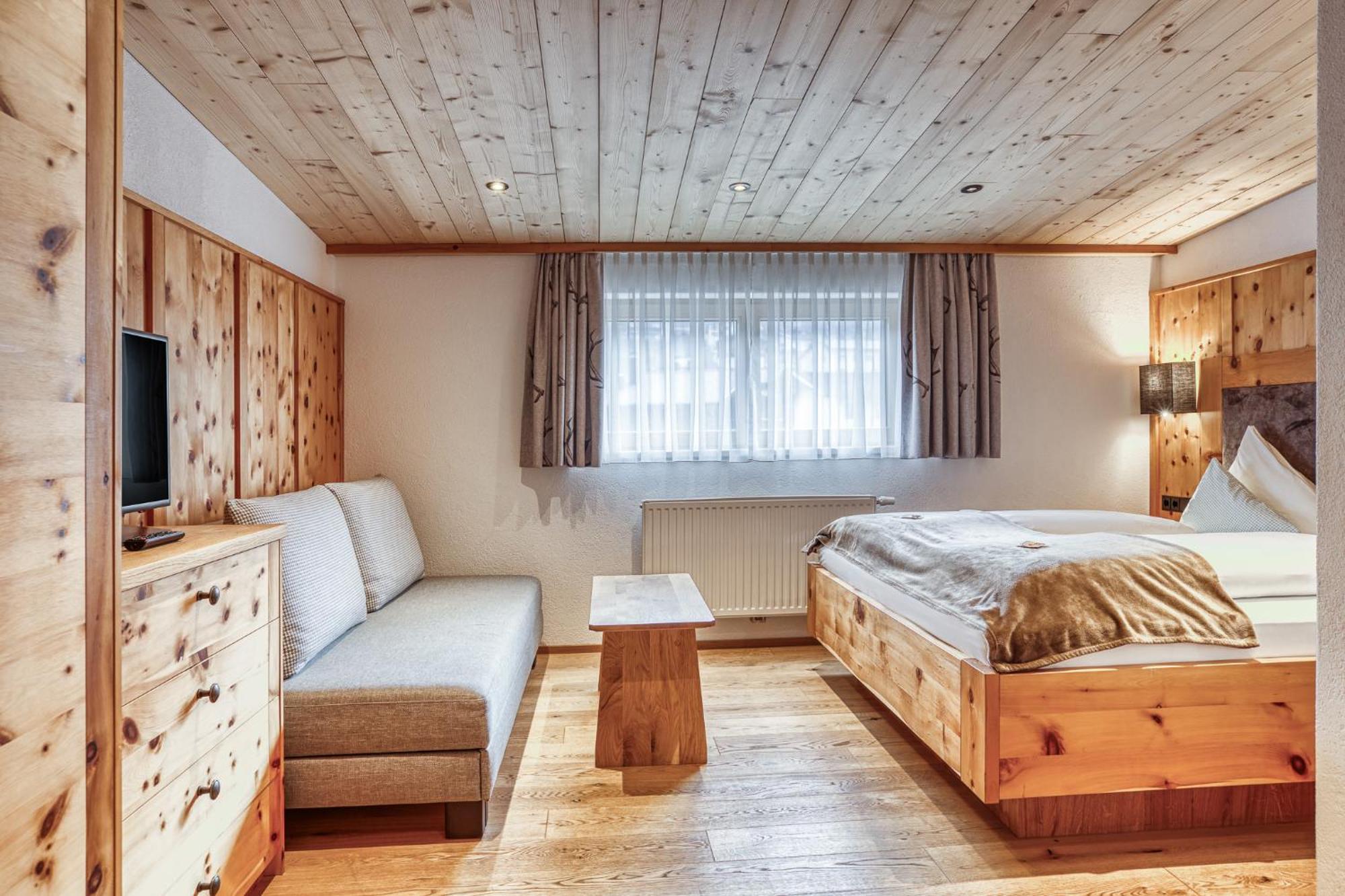 Hotel Alpenstolz Мидерс Экстерьер фото