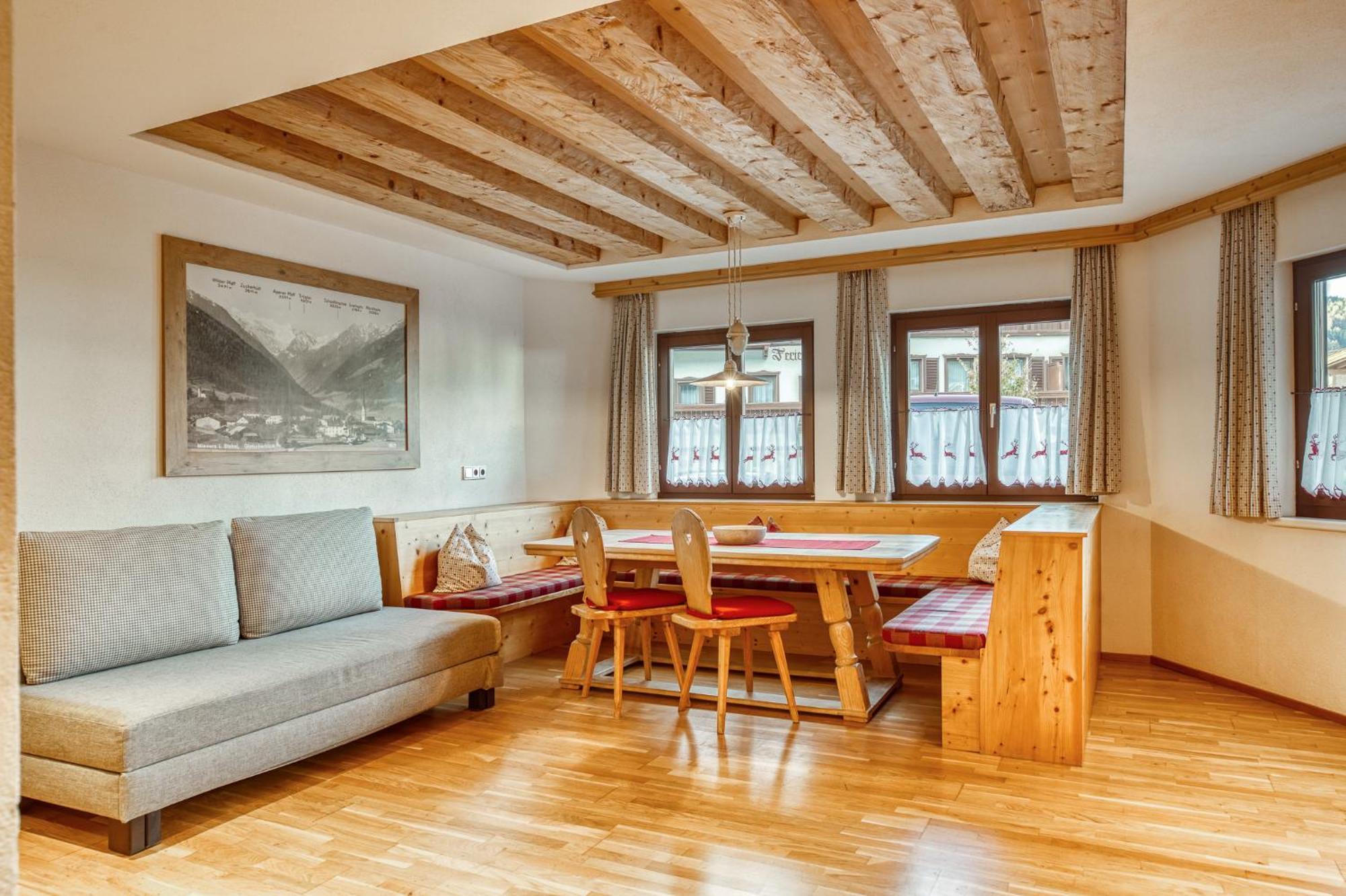 Hotel Alpenstolz Мидерс Номер фото