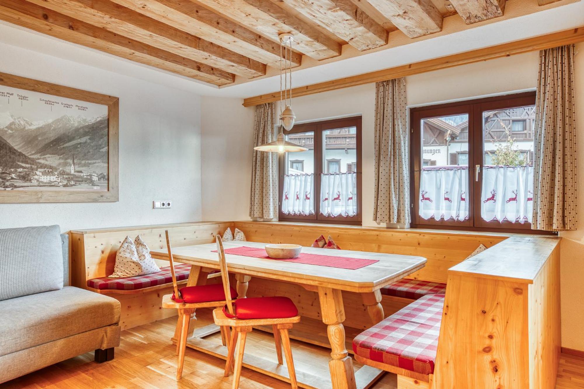 Hotel Alpenstolz Мидерс Номер фото